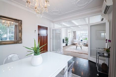 Photo of property in 40 Derwent Street, Island Bay, Wellington, 6023