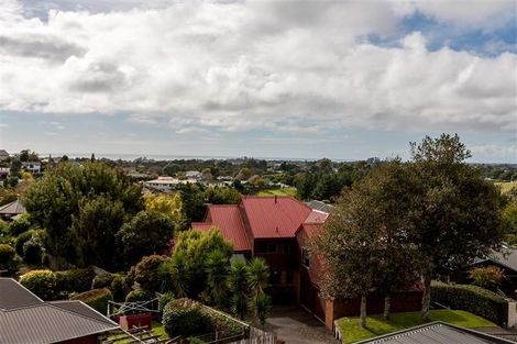 Photo of property in 25 Veale Road, Frankleigh Park, New Plymouth, 4310