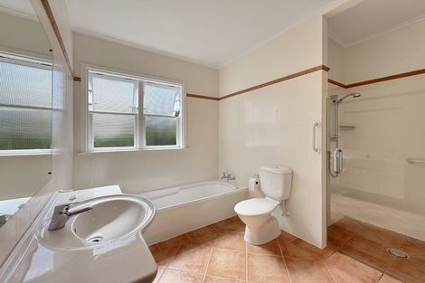 Photo of property in 42a Friend Street, Karori, Wellington, 6012