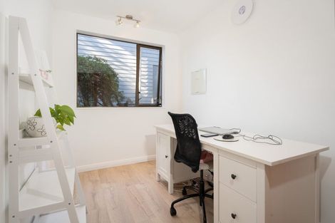 Photo of property in 37 Greyfriars Crescent, Tawa, Wellington, 5028