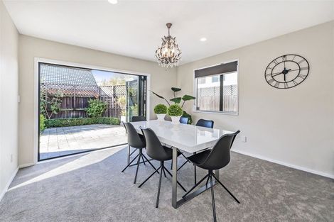 Photo of property in 3/118a Sawyers Arms Road, Northcote, Christchurch, 8052