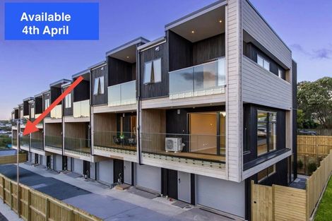 Photo of property in 6/64 Pupuke Road, Hillcrest, Auckland, 0627