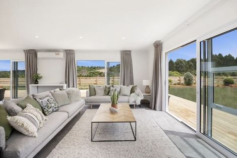 Photo of property in 13 Kahikatea Drive, Kinloch, Taupo, 3377