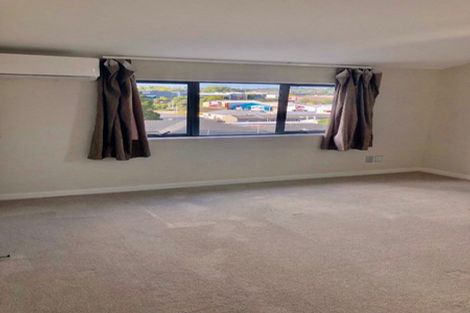 Photo of property in 10c Woodall Place, Totara Vale, Auckland, 0627