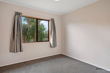 Photo of property in 1/32 Parakai Avenue, Parakai, 0830