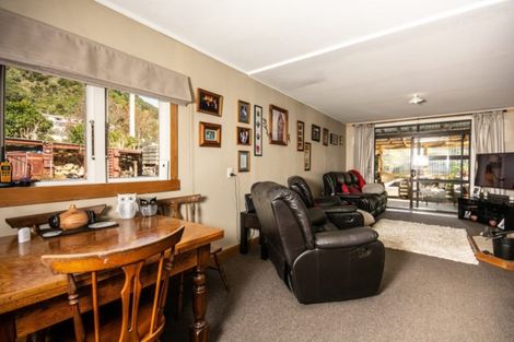 Photo of property in 52 Wairau Road, Picton, 7220