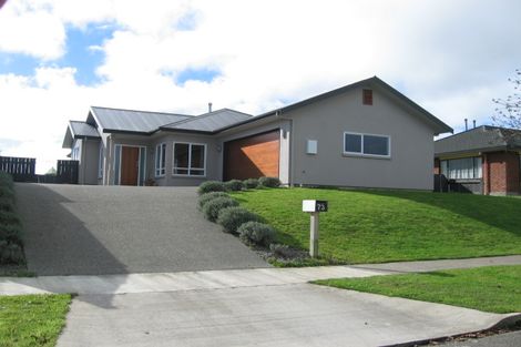 Photo of property in 73 Pacific Drive, Fitzherbert, Palmerston North, 4410