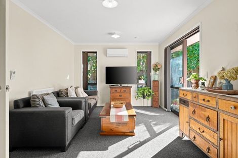 Photo of property in 2/16 Highgrove Drive, Grandview Heights, Hamilton, 3200