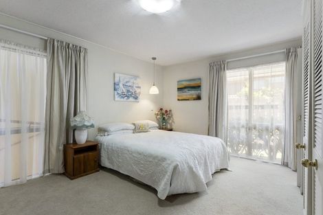 Photo of property in 14 Cyclades Place, Shelly Park, Auckland, 2014
