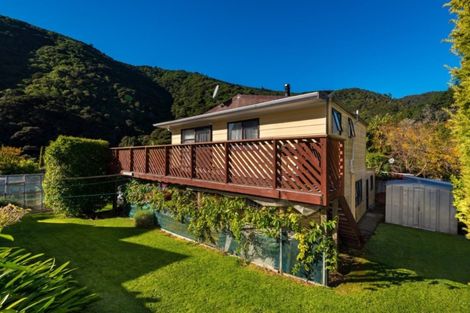 Photo of property in 19a Garden Terrace, Picton, 7220