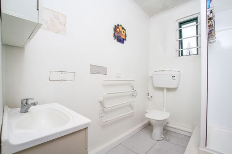 Photo of property in 1/153a Te Atatu Road, Te Atatu South, Auckland, 0610