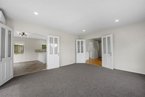 Photo of property in 27 Calypso Way, Unsworth Heights, Auckland, 0632