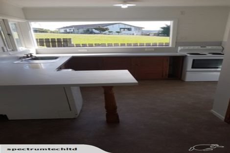 Photo of property in 66 Matija Place, Red Beach, 0932