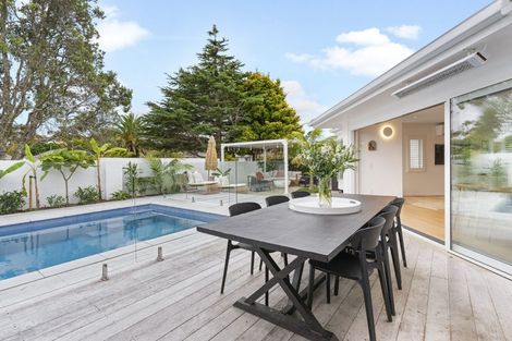 Photo of property in 27 Maygrove Drive, Orewa, 0931