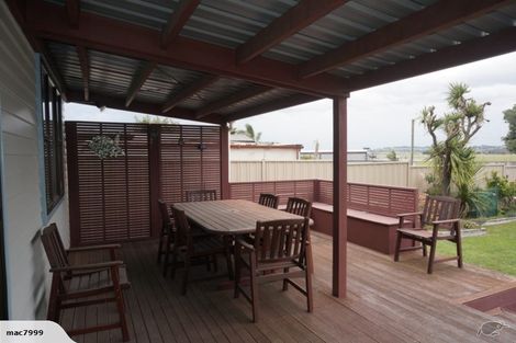 Photo of property in 71 The Esplanade, Westshore, Napier, 4110