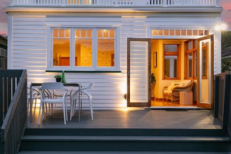 Photo of property in 255 The Parade, Island Bay, Wellington, 6023