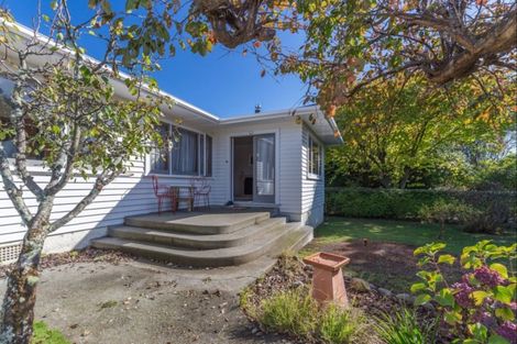 Photo of property in 69 Kirk Street, Otaki, 5512