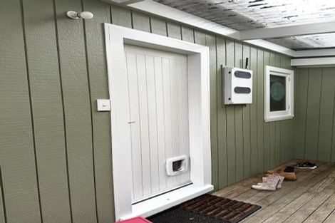 Photo of property in 802 West Coast Road, Oratia, Auckland, 0604