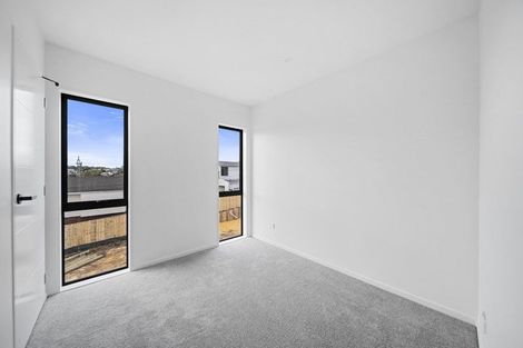Photo of property in 1/17 Sunnyfield Crescent, Glenfield, Auckland, 0629
