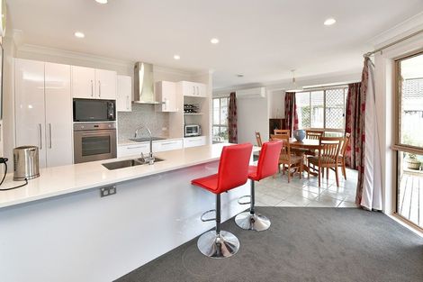 Photo of property in 31 Cabeleigh Drive, Helensville, 0800