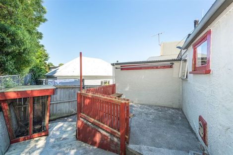 Photo of property in 24 Voelas Road, Lyttelton, 8082