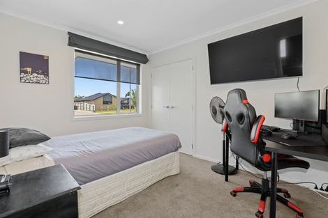 Photo of property in 43 Huka Heights Drive, Rangatira Park, Taupo, 3330