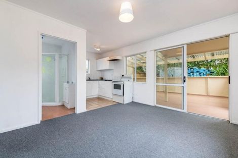 Photo of property in 92 Bruce Mclaren Road, Henderson, Auckland, 0612