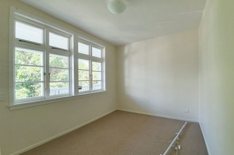 Photo of property in 2 Hawkhurst Road, Lyttelton, 8082