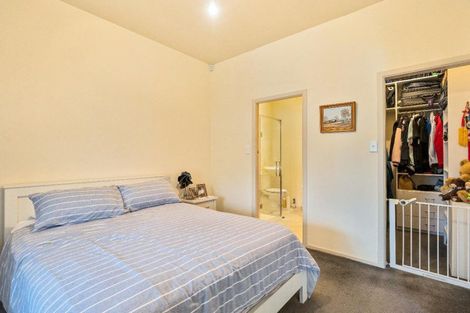 Photo of property in 18 York Street, Moera, Lower Hutt, 5010