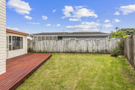 Photo of property in 1 Frances Street, Waikanae Beach, Waikanae, 5036
