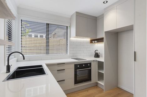 Photo of property in 1092a Great North Road, Point Chevalier, Auckland, 1022