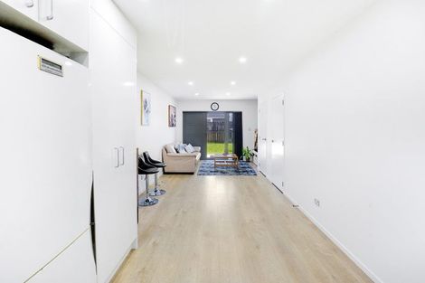 Photo of property in 17 Valour Lane, Papakura, 2110