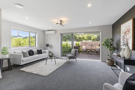 Photo of property in 23e Hinau Street, Tawa, Wellington, 5028