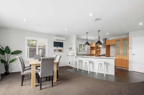 Photo of property in 2/21 Fields Parade, Oteha, Auckland, 0632