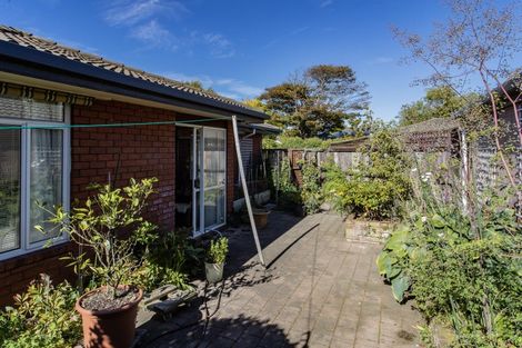 Photo of property in 2/27 Prossers Road, Saint Martins, Christchurch, 8022