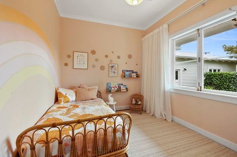 Photo of property in 66 Paynters Avenue, Strandon, New Plymouth, 4312