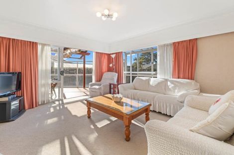 Photo of property in 45 Buckingham Crescent, Manukau, Auckland, 2025