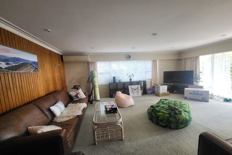 Photo of property in 5 Elizabeth Place, Mairangi Bay, Auckland, 0630