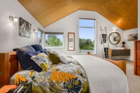 Photo of property in 18 Markham Place, Bucklands Beach, Auckland, 2012