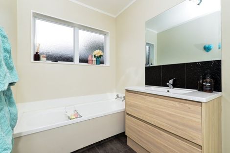 Photo of property in 23a Sandwich Road, St Andrews, Hamilton, 3200