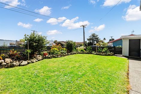 Photo of property in 16 Zealandia Street, Kensington, Whangarei, 0112