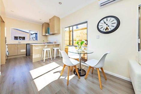 Photo of property in 49b Senator Drive, Manurewa, Auckland, 2105