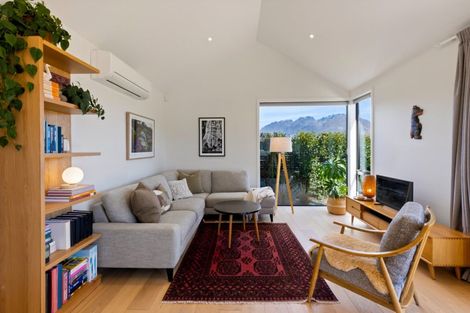 Photo of property in 7 Kotuku Lane, Jacks Point, Queenstown, 9371