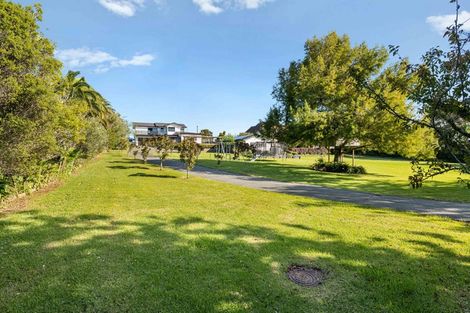 Photo of property in 143 Whangaparaoa Road, Red Beach, 0932