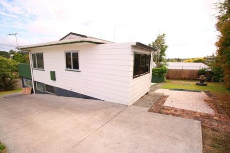 Photo of property in 20 Styca Place, Sunnyvale, Auckland, 0612