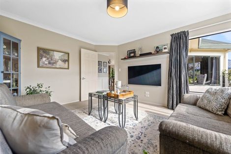 Photo of property in 33 Greenfield Drive, Western Heights, Hamilton, 3200