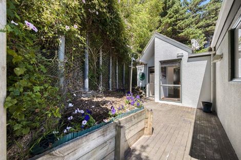 Photo of property in 2/517 Marine Drive, Sunshine Bay, Lower Hutt, 5013