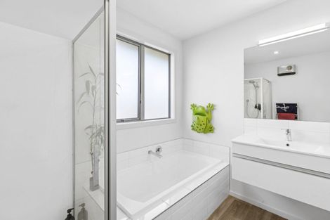 Photo of property in 33 Sherwin Avenue, Albert Town, Wanaka, 9305