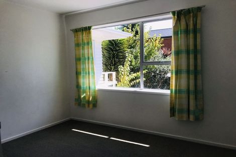 Photo of property in 13 Booralee Avenue, Botany Downs, Auckland, 2010