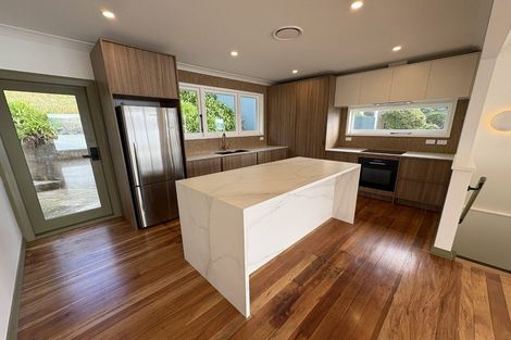 Photo of property in 71 Seatoun Heights Road, Seatoun, Wellington, 6022